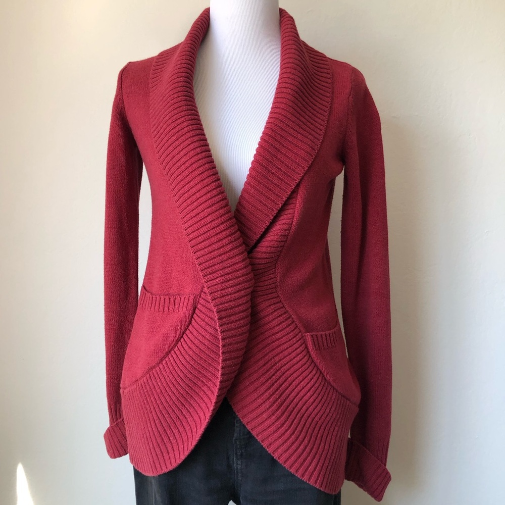 UO SILENCE + NOISE CRANBERRY CARDIGAN SM